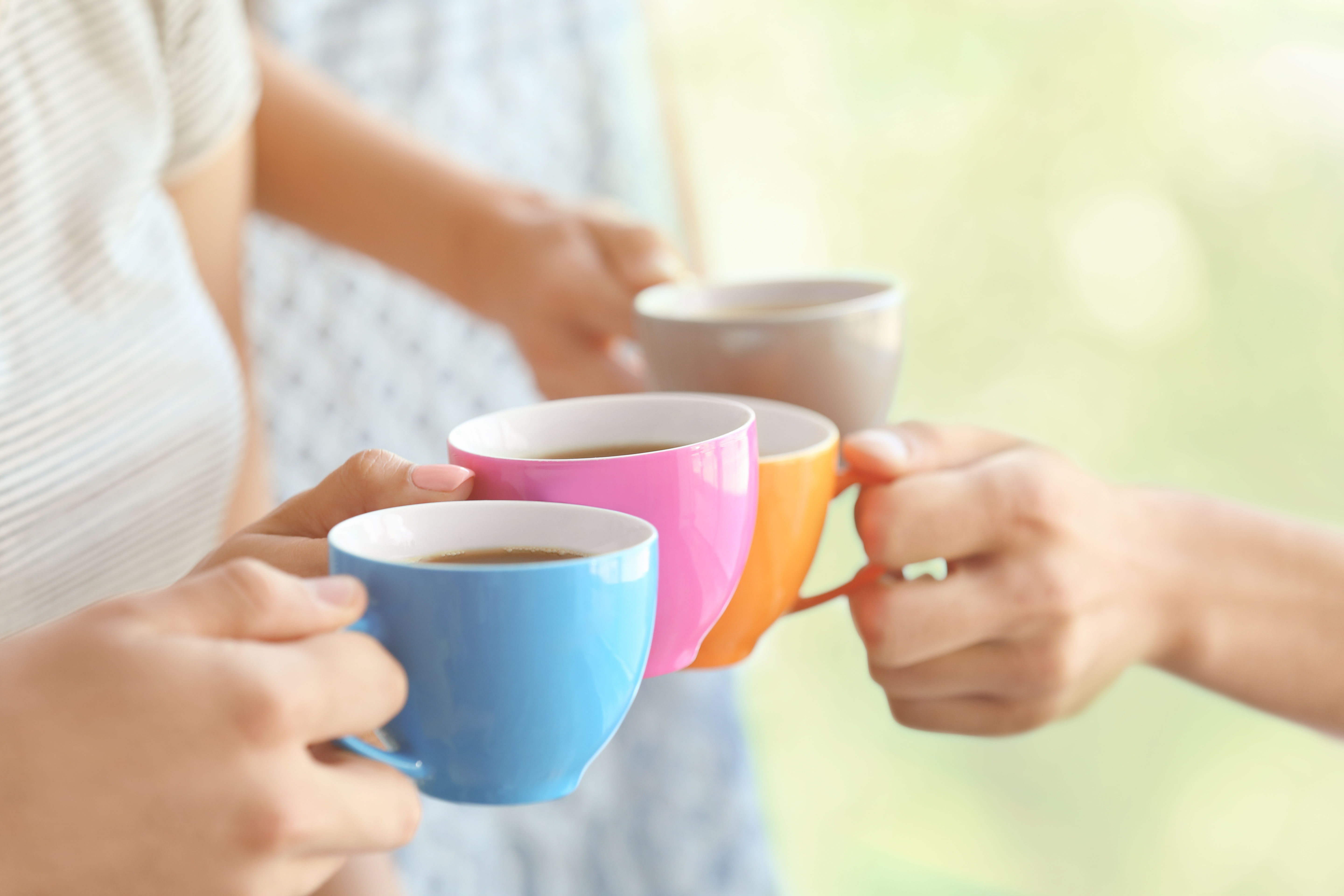 Drinking over five cups of coffee daily may weaken older women's bones