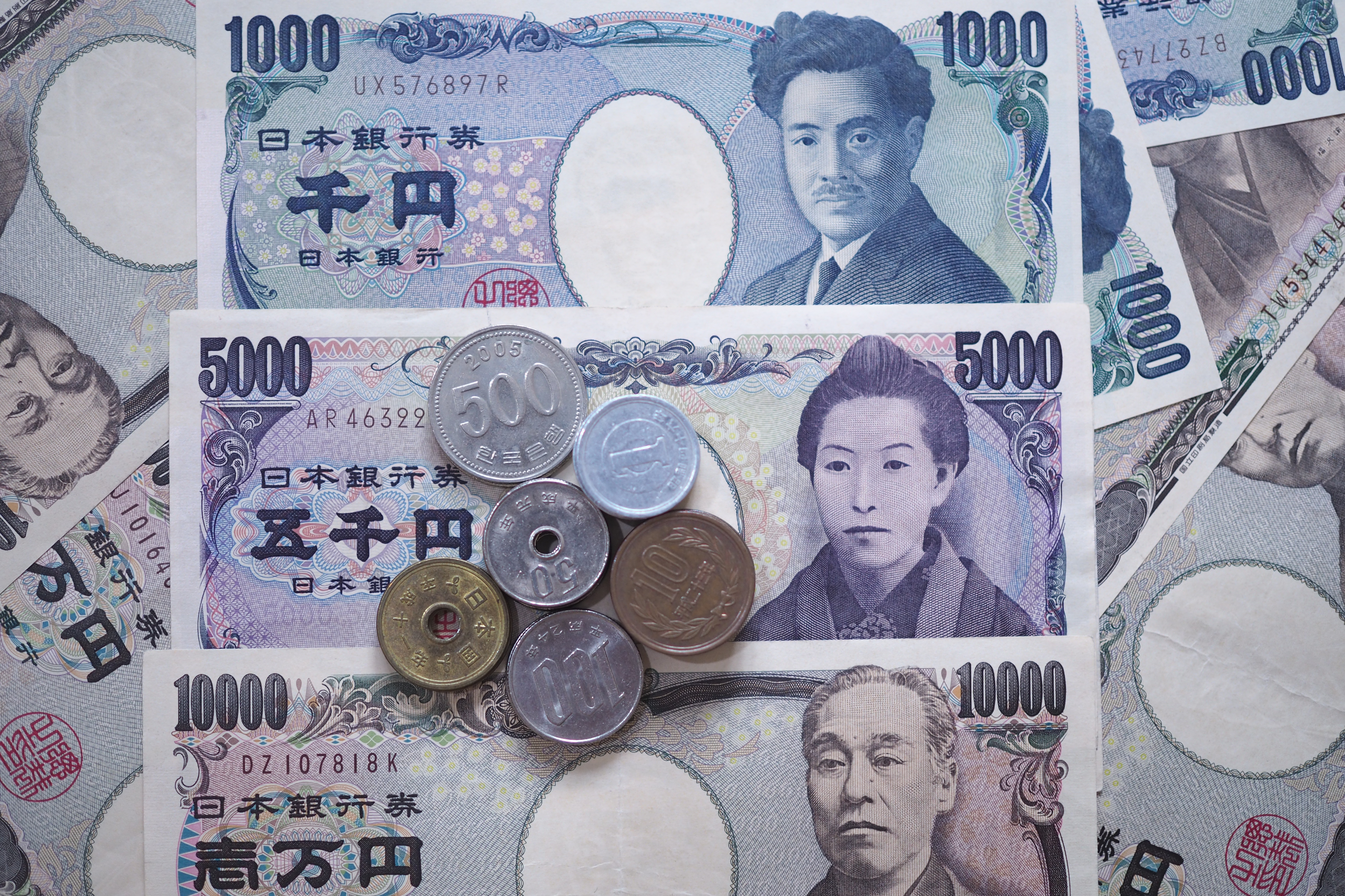 Japan and US step in to shore up yen