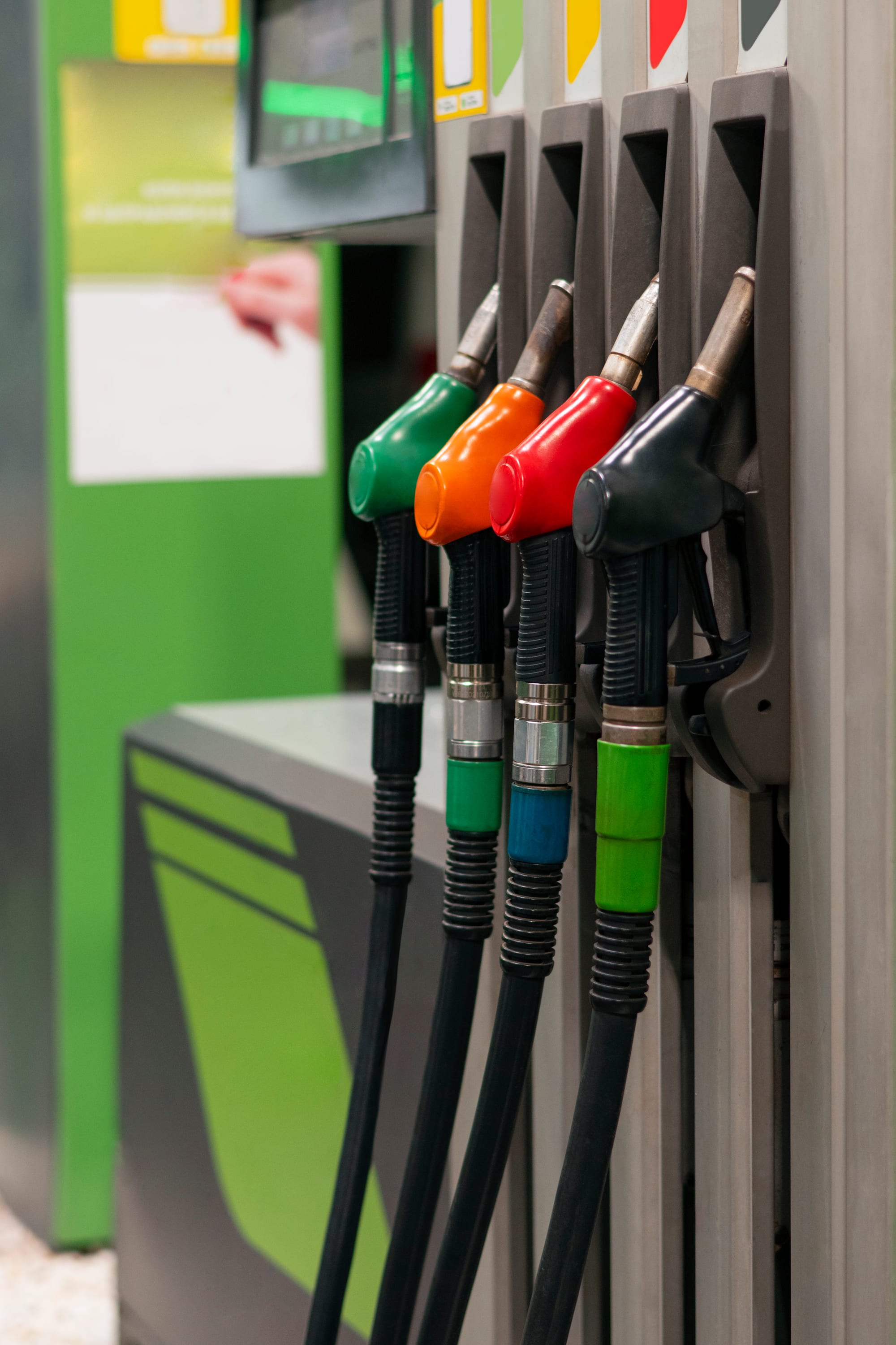 Americans face record high petrol prices this Labor Day weekend