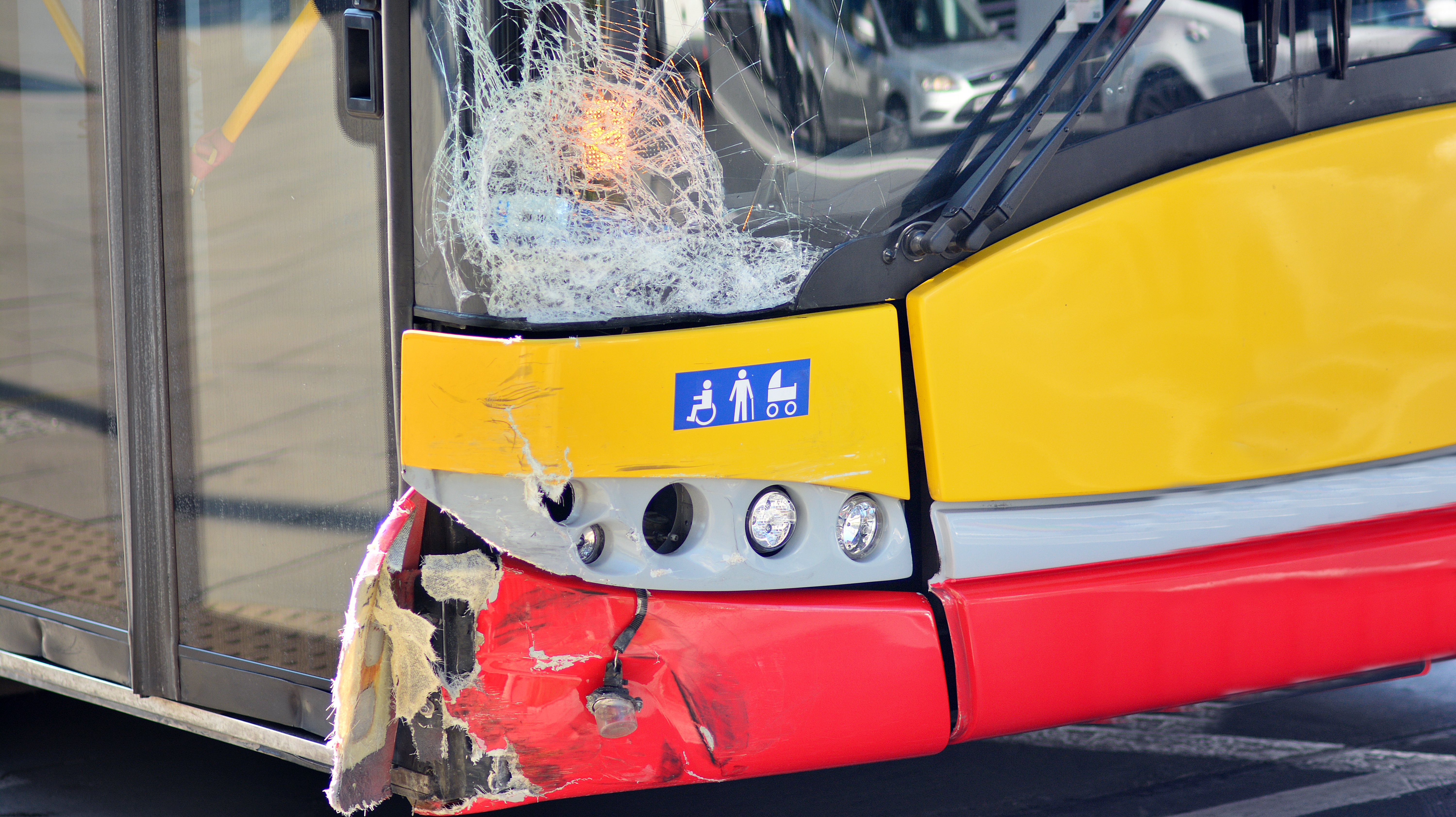 Polish bus crash in Hungary kills twelve people