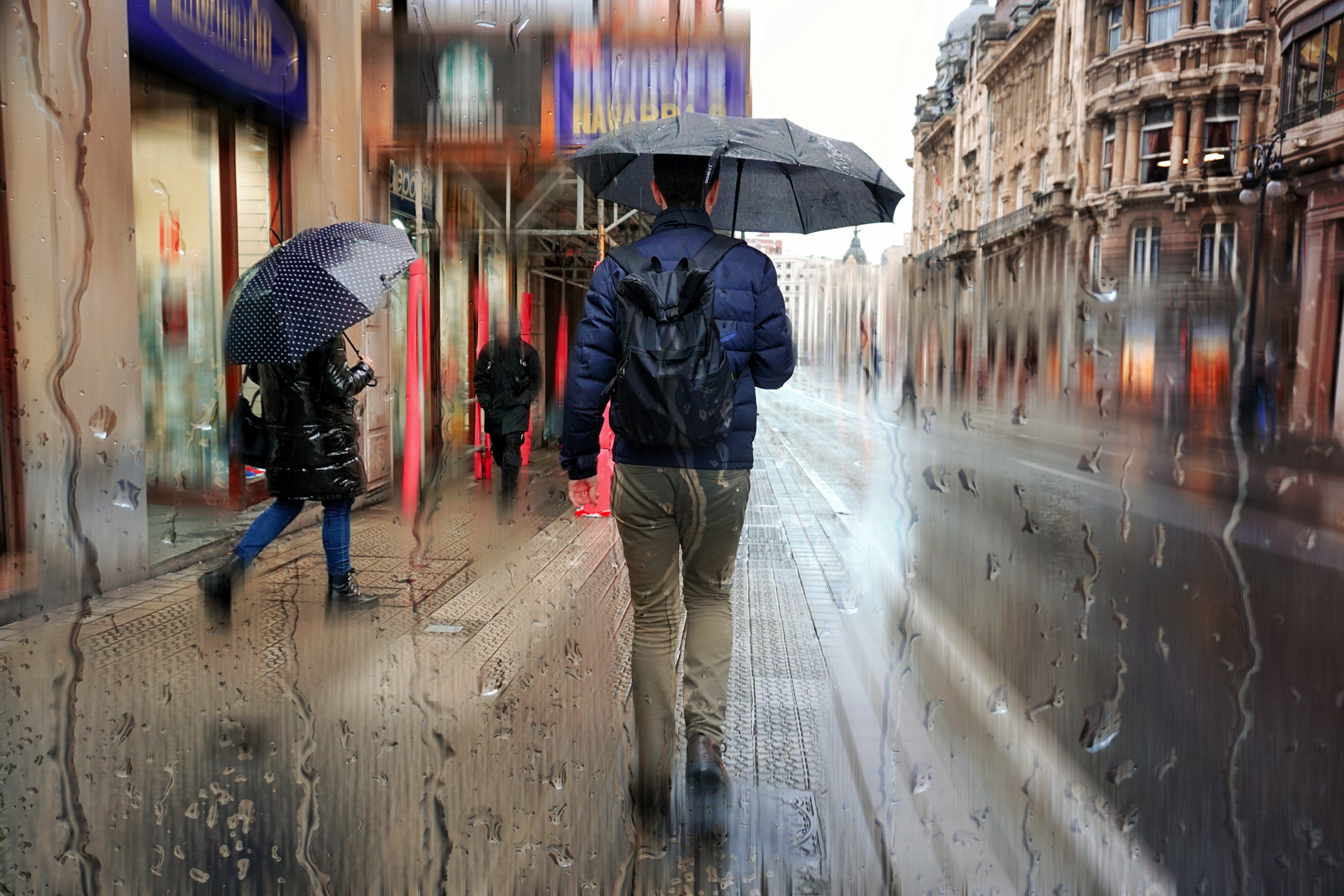 Met Office forecasts more heavy showers across 107 areas Monday