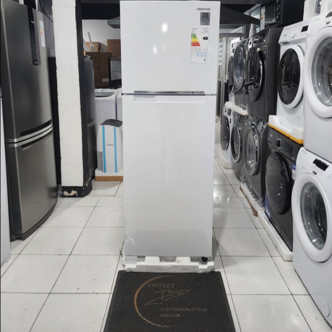 HELADERA SAMSUNG RT32 NO FROST INVERTER OUTLET