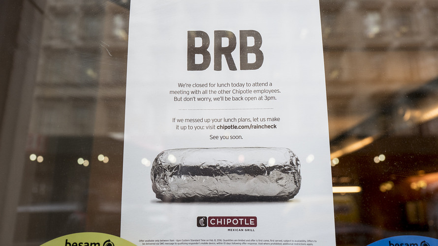 Effective crisis management - Chipotle - Sign reads: We're closed for lunch today with all the other other Chipotle employees.But don't worry, we'll be back open at 3pm.