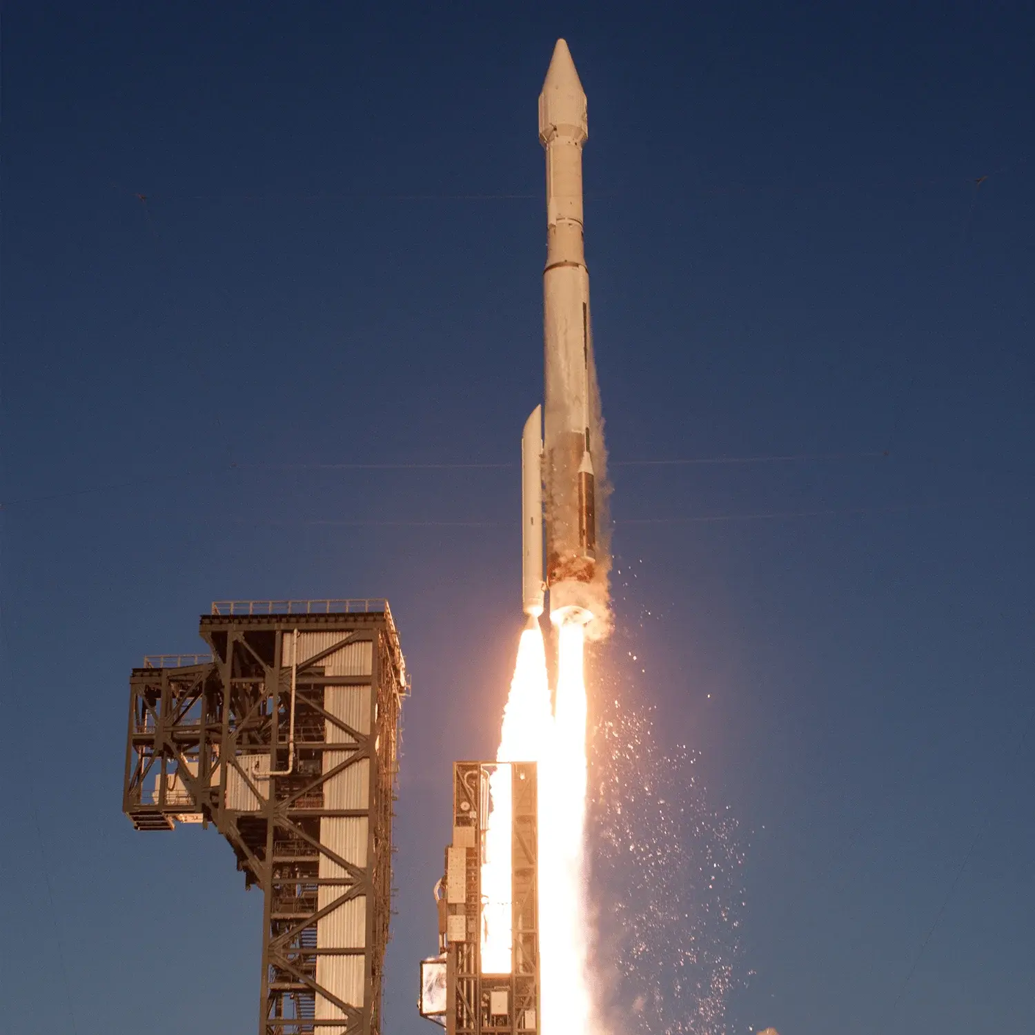 Atlas V 411 rocket by undefined