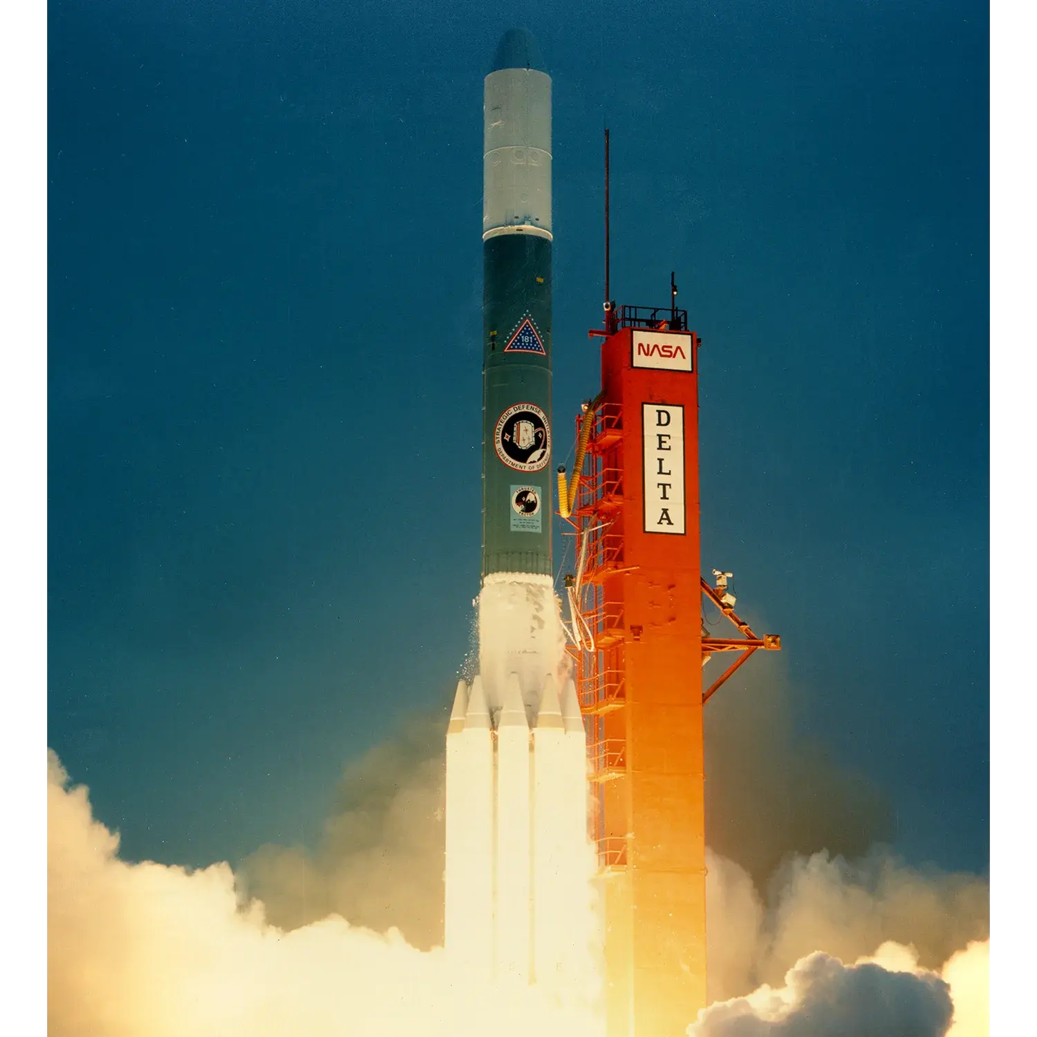 Delta 3910 rocket by undefined