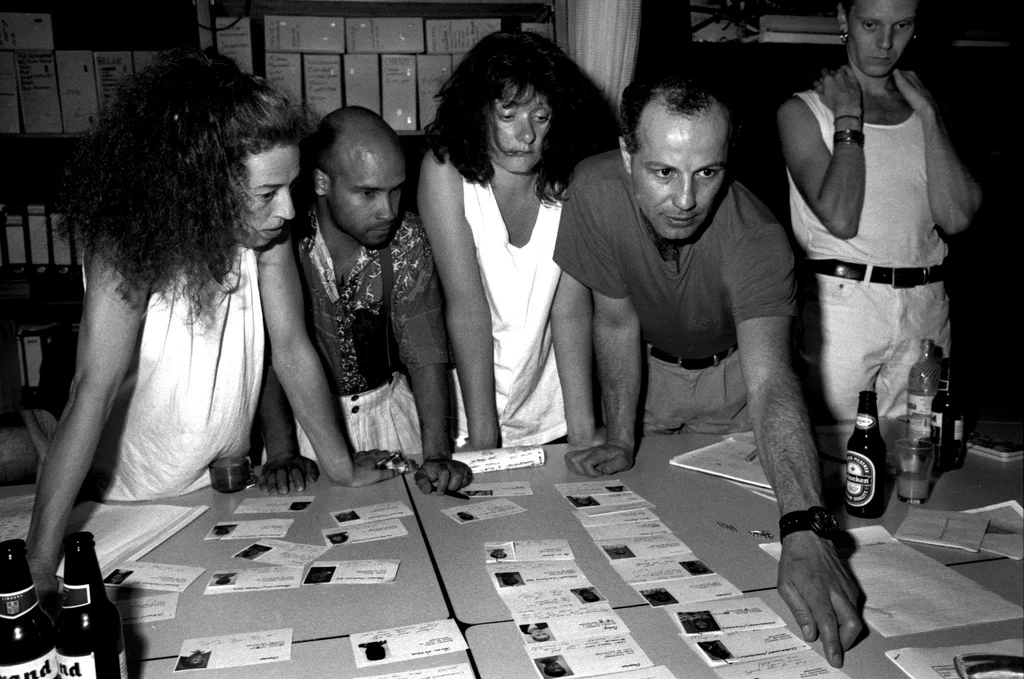 Linked image (Wachter van de nacht_Jongerentheater Artisjok Nultwintig_Carlos Lagoeira_11