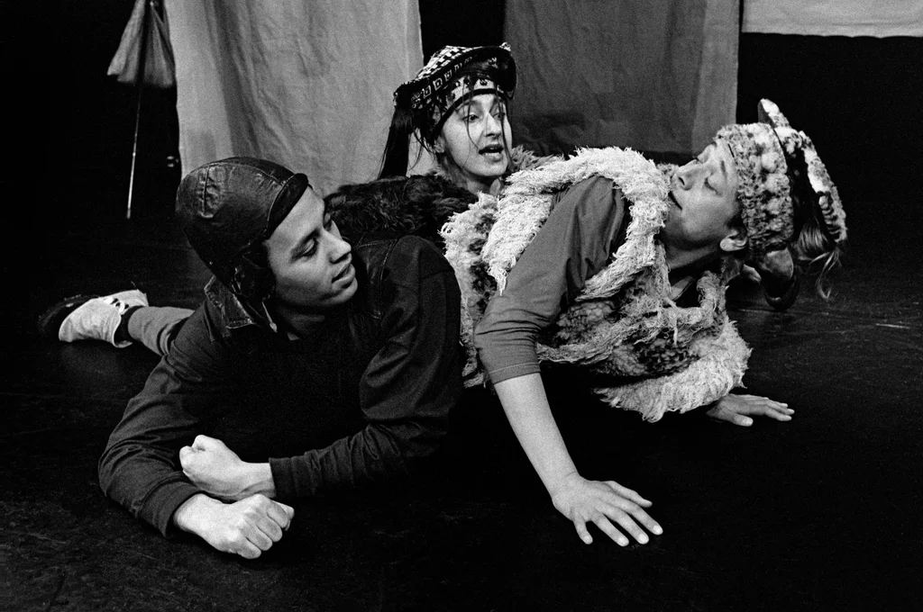 Linked image (Jonge honden_Theatergroep Pruim_Silvia Andringa_8