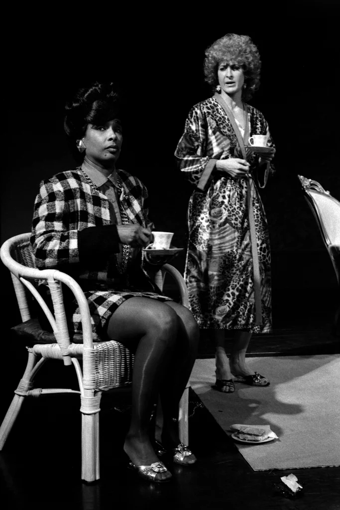 Linked image (Ans,Mildred, Mavis en Kassiem_Cosmic_Helmert Woudenberg_1