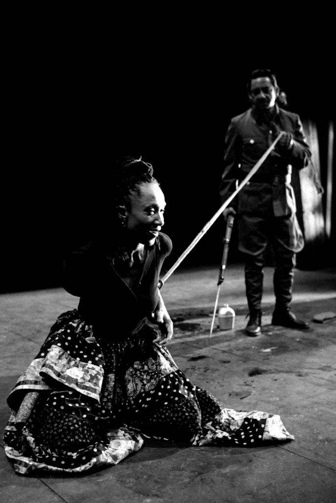 Linked image (Carmen 1936_De Nieuw Amsterdam en Torka-T_Robert Siân_14