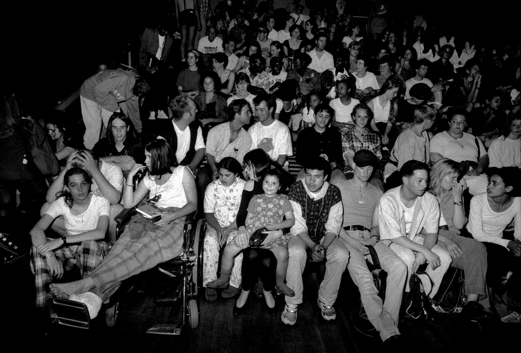 Linked image (Benefiet Mo Money_Theatergroep Artisjok Nultwintig_Spelers_14