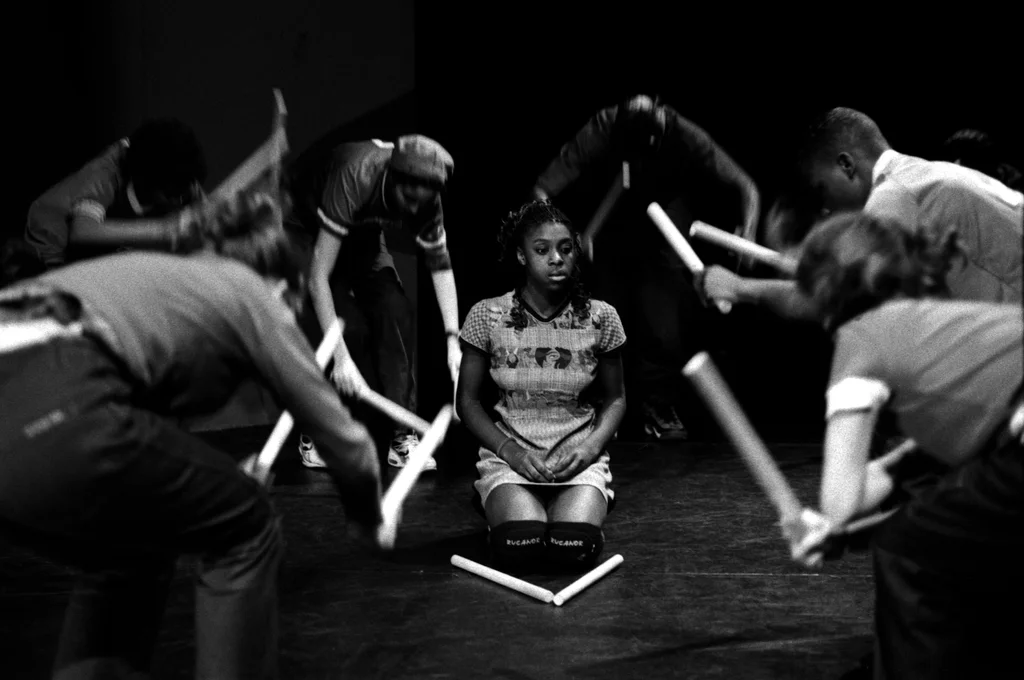 Linked image (ID_Theatergroep Artisjok Nultwintig_Jolanda Spoel en Janneke Albers_13