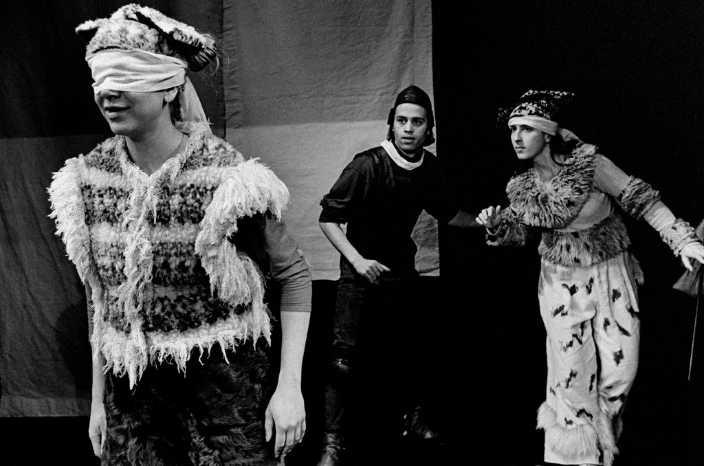 Linked image (Jonge honden_Theatergroep Pruim_Silvia Andringa_11