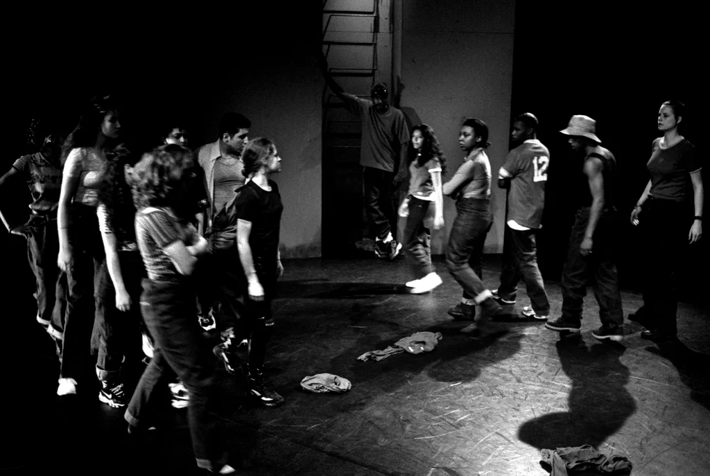 Linked image (ID_Theatergroep Artisjok Nultwintig_Jolanda Spoel en Janneke Albers_22