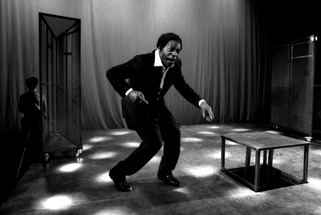 Linked image (O.J. Othello_Cosmic_John Leerdam_11