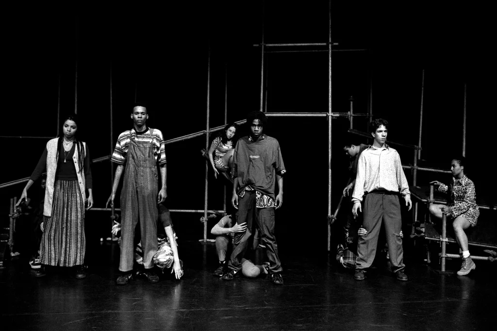 Linked image (Bloedlink_Theatergroep Artisjok Nultwintig_David Greaves_18