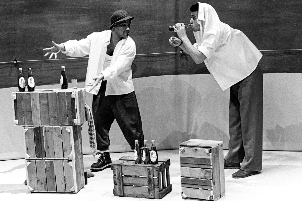 Linked image (Kadushi en DE Windt_Theatergroep Pruim_Marianne Seine_15