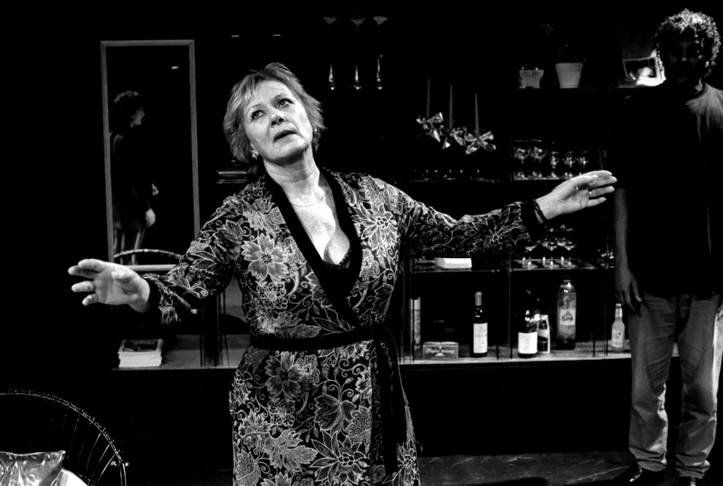 Linked image (Familie Samuels_Cosmic_Celil Toksöz_9