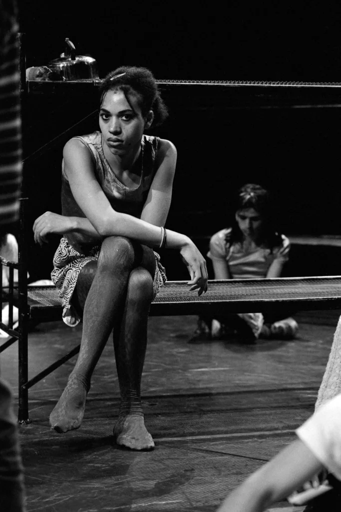 Linked image (OLAA_Jongerentheater Artisjok Nultwintig_David Greaves en Nita Liem_10