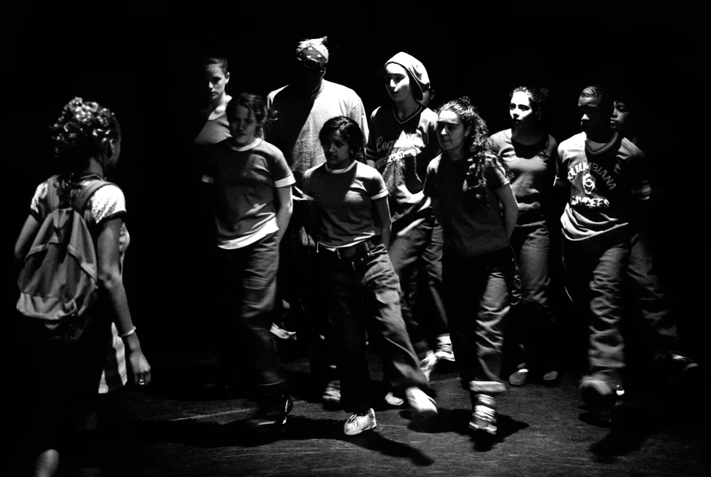 Linked image (ID_Theatergroep Artisjok Nultwintig_Jolanda Spoel en Janneke Albers_1