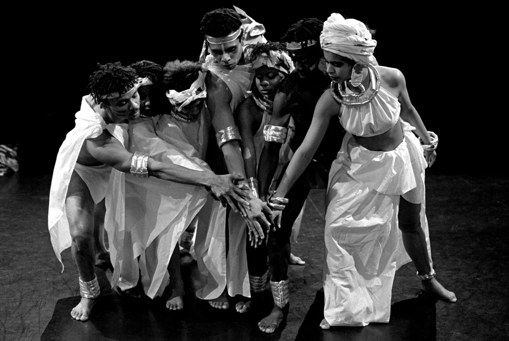 Linked image (Ytiq_Cosmic Illusion Productios_Patrick Muller_14