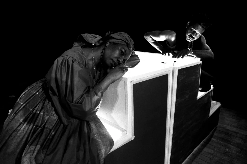 Linked image (Dobru Collection_Cosmic Illusion Productions_Felix de Rooy_3