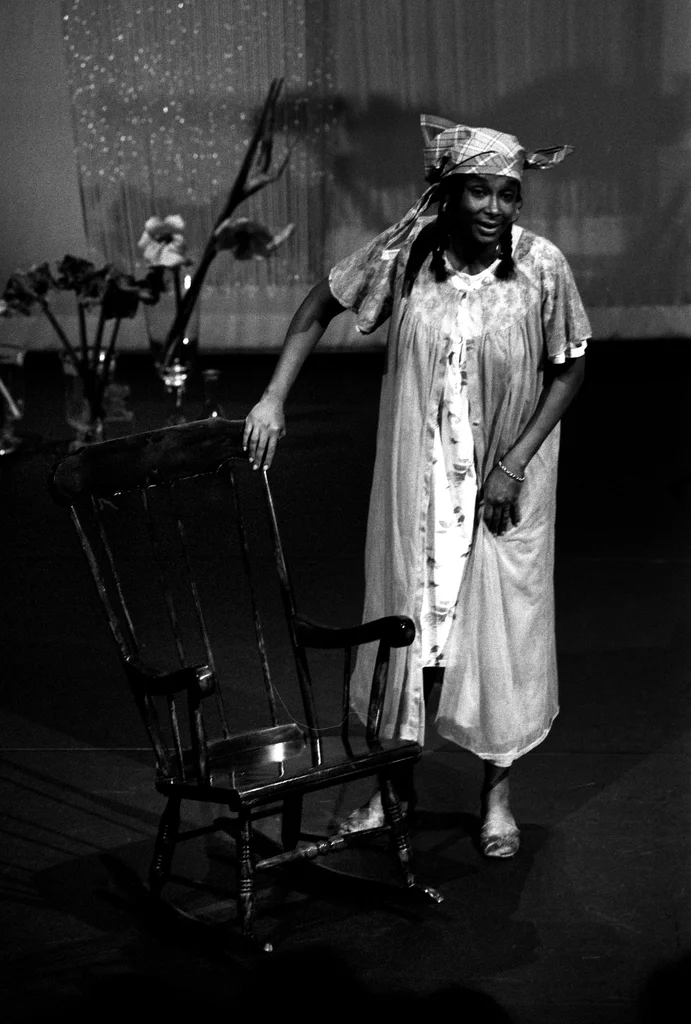 Linked image (De koningin van Paramaribo_Cosmic_John Leerdam_2