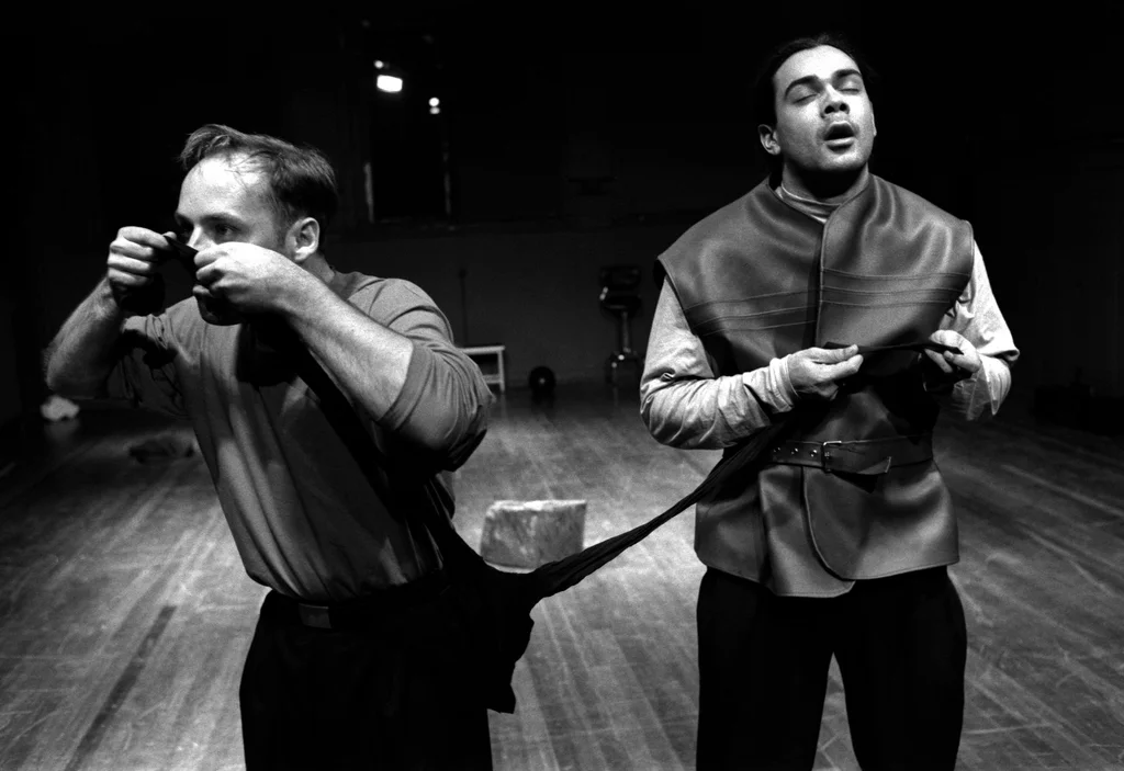 Linked image (Vulkanen_Stichting Vulkaan i.s.m. Cosmic Illusion Productions_Tonny  Vijzelman_2