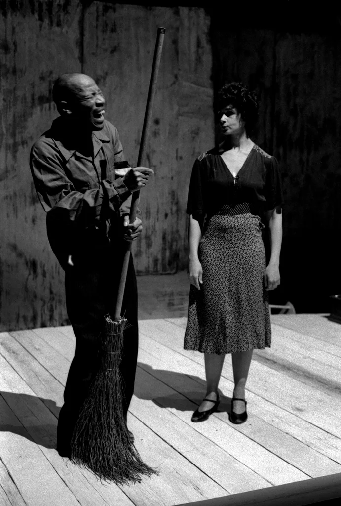 Linked image (!Ay Carmela!_De Nieuw Amsterdam_Nilo Berrocal Vargas_8