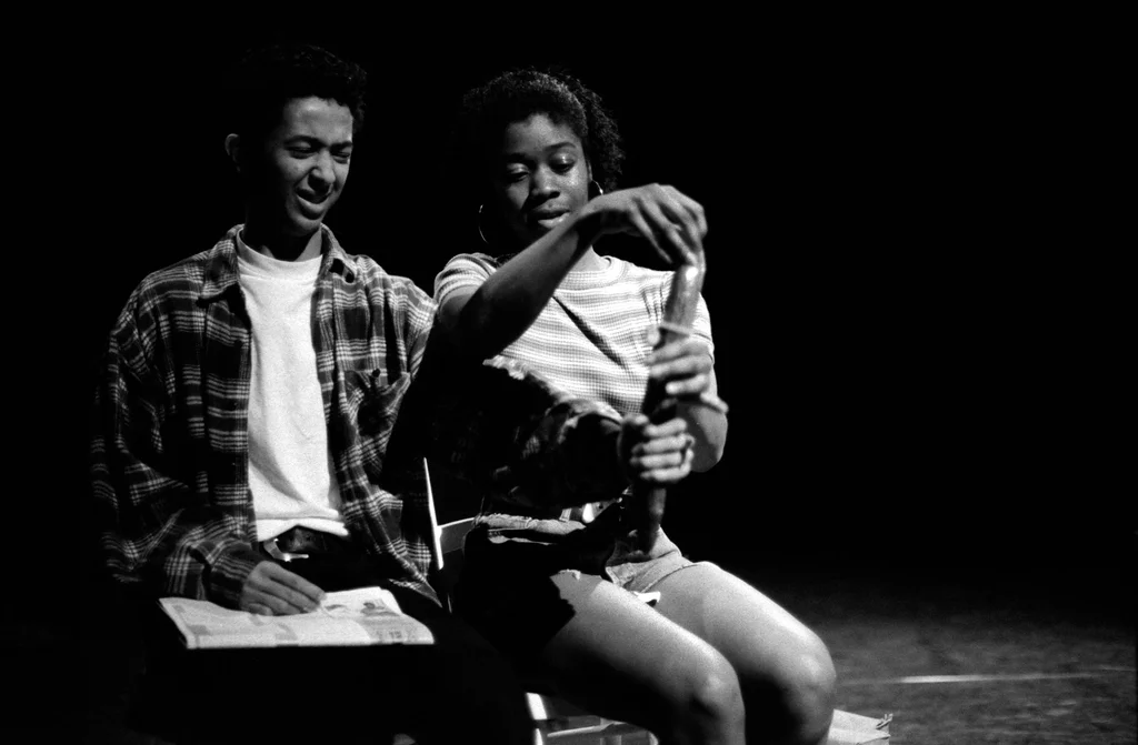 Linked image (Rubber_Jongerentheater Artisjok Nultwintig_David Greaves en Nita Liem_2