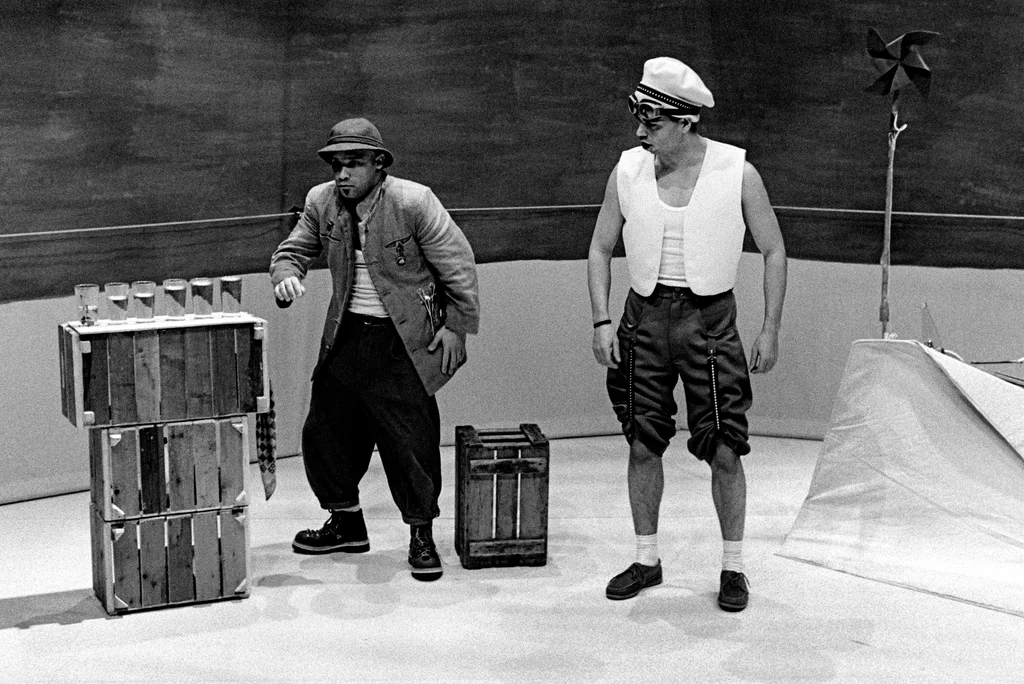 Linked image (Kadushi en DE Windt_Theatergroep Pruim_Marianne Seine_7