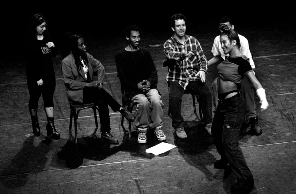 Linked image (Benefiet_Theatergroep Artisjok Nultwintig_Spelers_12