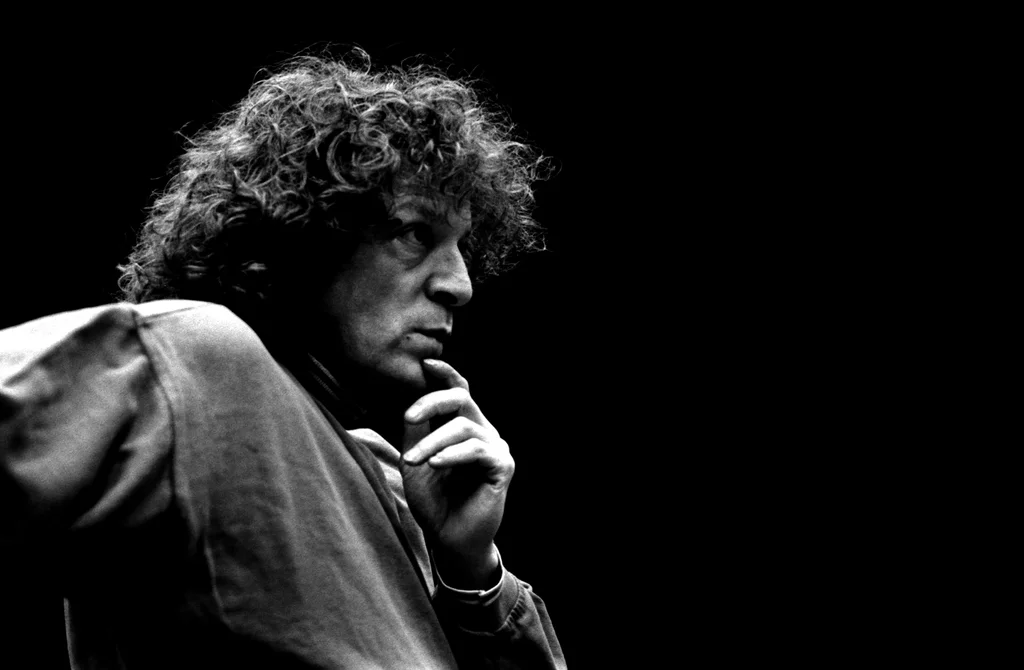 Linked image (De figuranten_Cosmic_Karim Traïdia_2