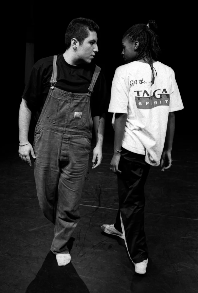 Linked image (ID_Theatergroep Artisjok Nultwintig_Jolanda Spoel en Janneke Albers_23