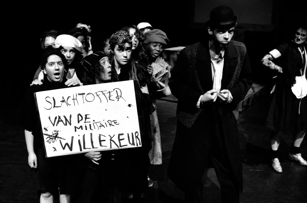 Linked image (Beggar_s Carnival_Jongerentheater Artisjok Nultwintig_David Greaves_7