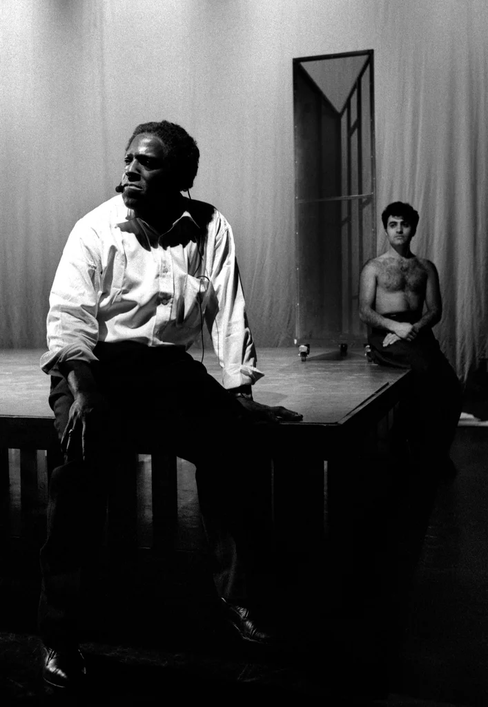 Linked image (O.J. Othello_Cosmic_John Leerdam_14