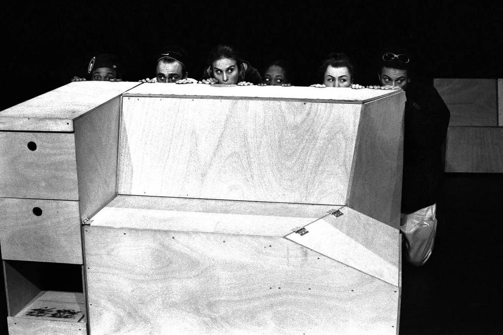 Linked image (Outcast_Jongerentheater Artisjok Nultwintig_Spelers_4