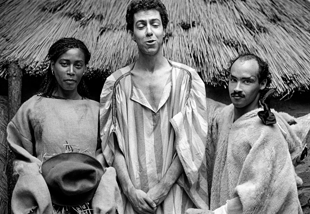 Linked image (Afrikaanse spinsels_Theatergroep Pruim_Hassan Gnaoui10