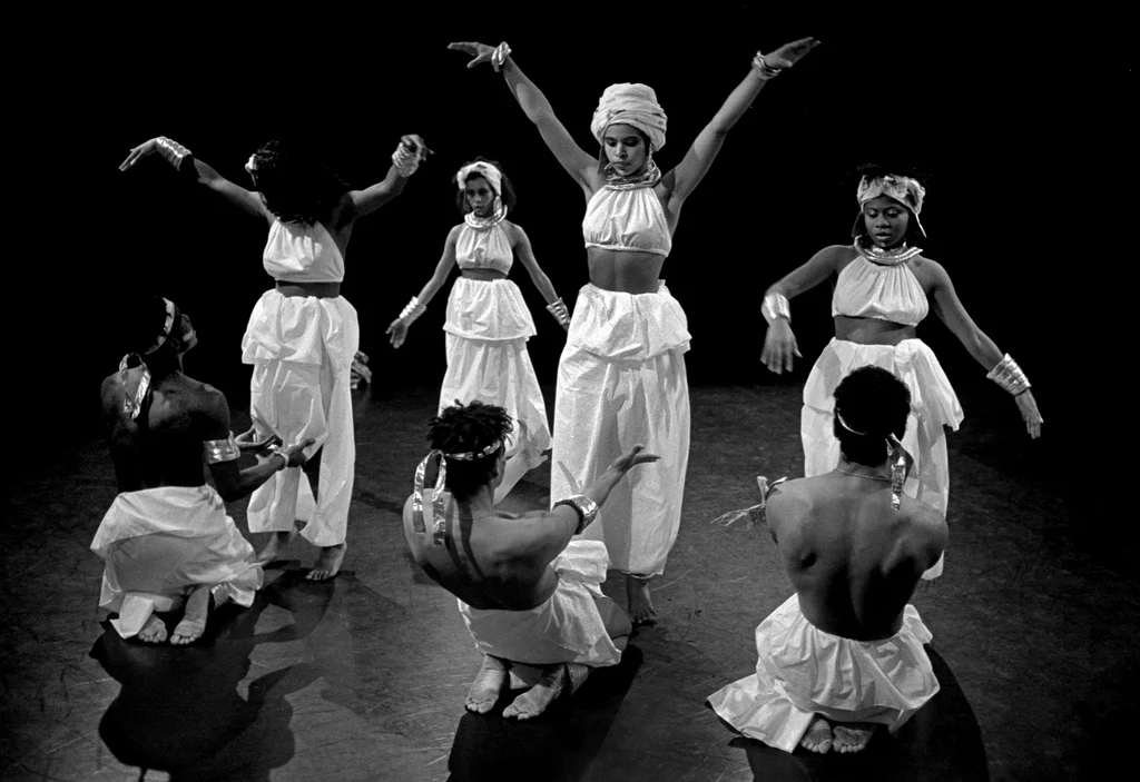 Linked image (Ytiq_Cosmic Illusion Productios_Patrick Muller_16