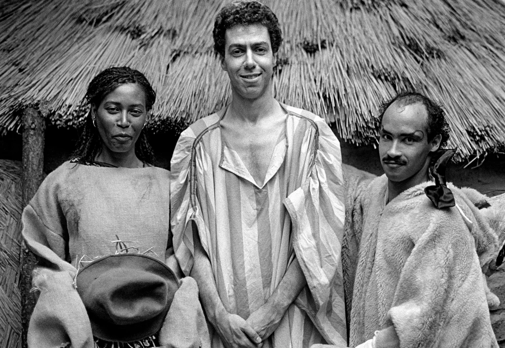 Linked image (Afrikaanse spinsels_Theatergroep Pruim_Hassan Gnaoui11