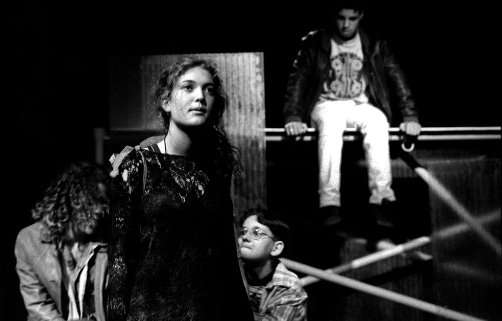 Linked image (Gameboys_Jongerentheater Artisjok Nultwintig_David Greaves en Nita Liem_4