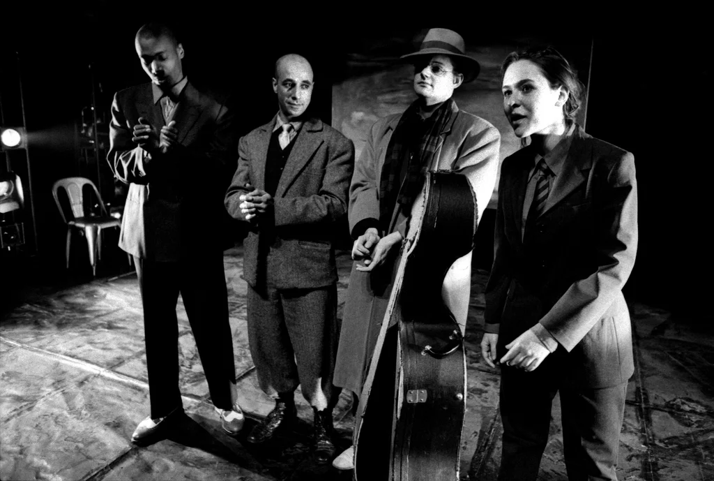 Linked image (Mensenlandschappen_De Nieuw Amsterdam_Carl Ridders_3