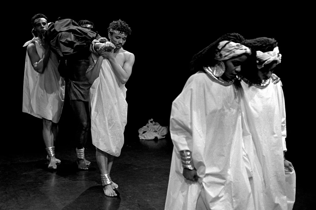 Linked image (Ytiq_Cosmic Illusion Productios_Patrick Muller_12