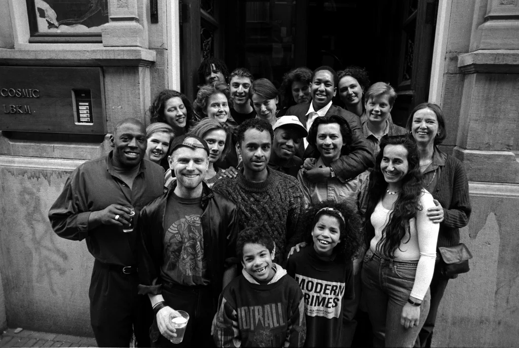 Linked image (Groepsfoto Cosmic_1