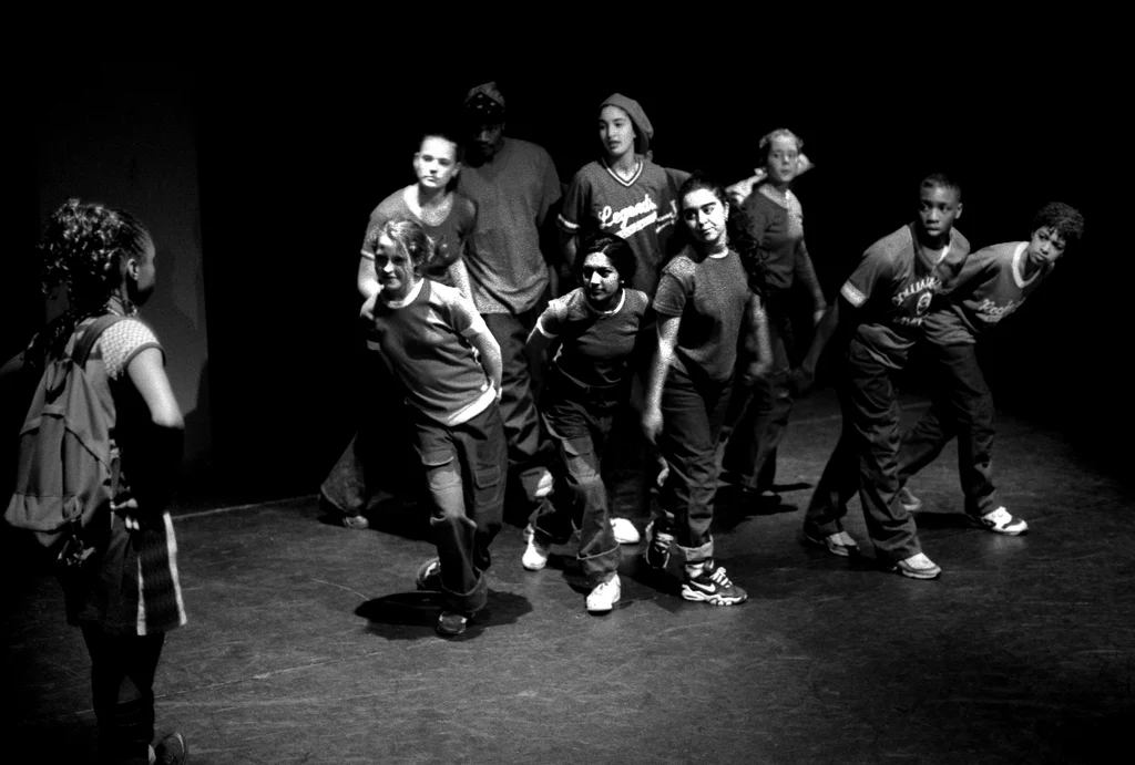 Linked image (ID_Theatergroep Artisjok Nultwintig_Jolanda Spoel en Janneke Albers_6