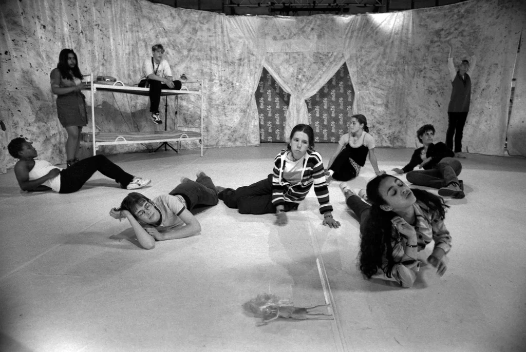 Linked image (Lot_Jongerentheater Artisjok Nultwintig_Willem-Jan Hoekstra_7