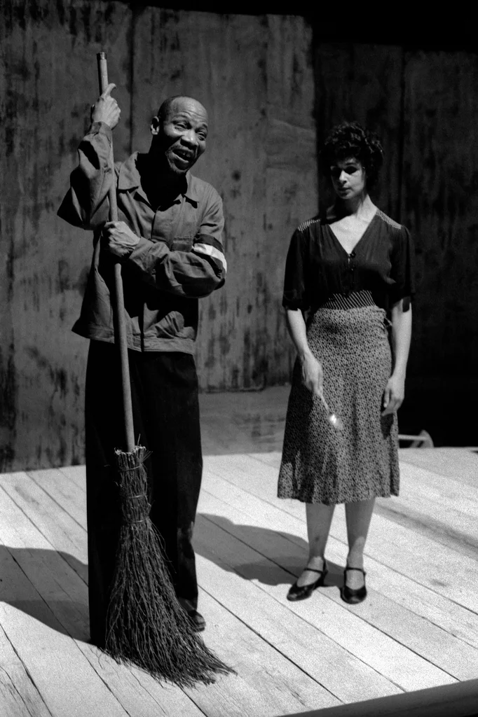 Linked image (!Ay Carmela!_De Nieuw Amsterdam_Nilo Berrocal Vargas_12