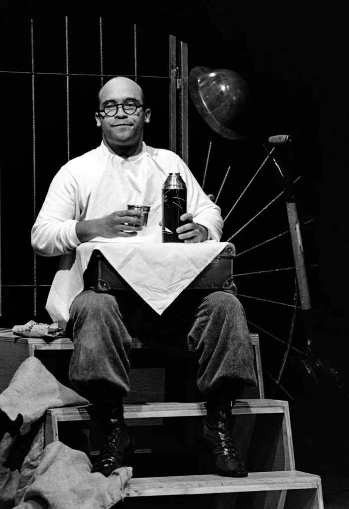 Linked image (Loekoeman_Theatergroep Pruim_John Leerdam_18