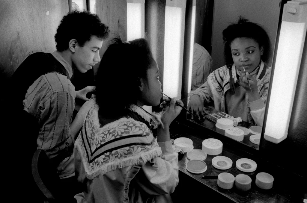 Linked image (Wachter van de nacht_Jongerentheater Artisjok Nultwintig_Carlos Lagoeira_3