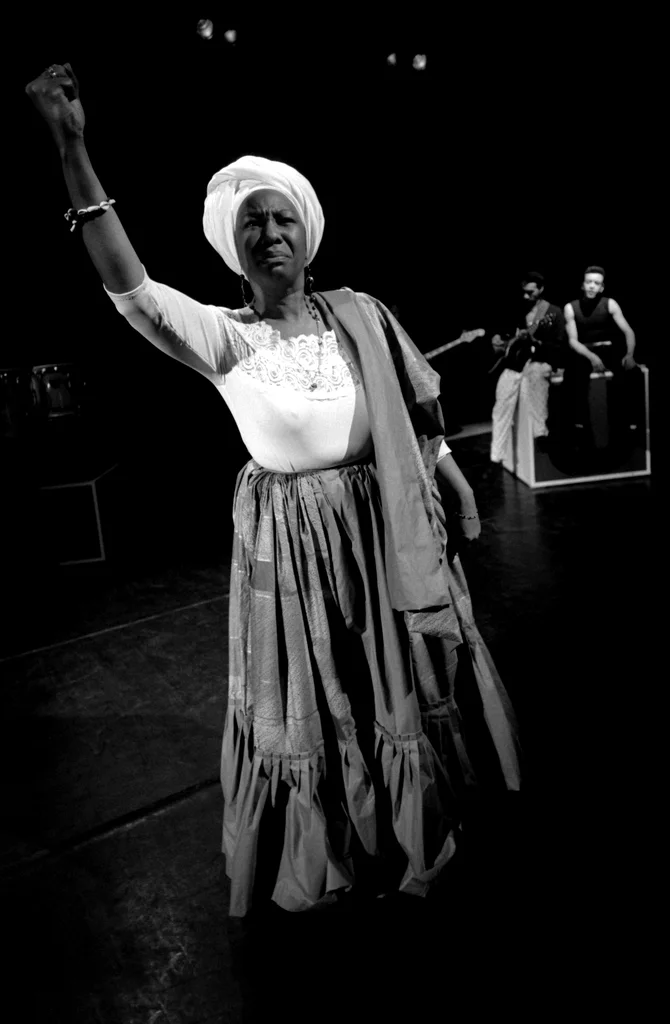 Linked image (Dobru Collection_Cosmic Illusion Productions_Felix de Rooy_9