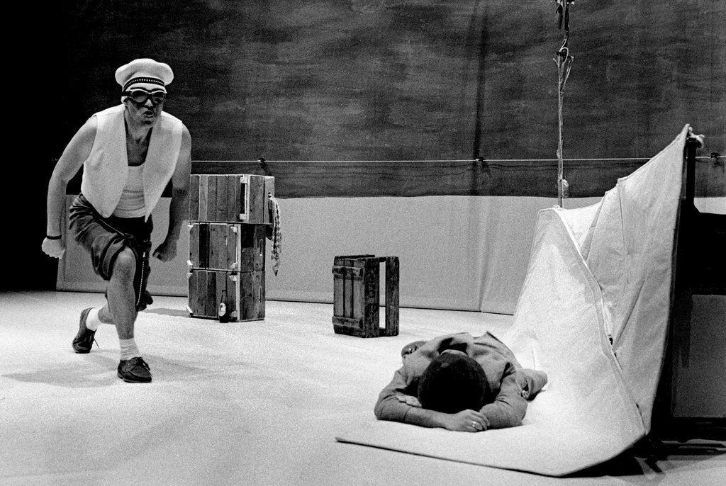 Linked image (Kadushi en DE Windt_Theatergroep Pruim_Marianne Seine_5